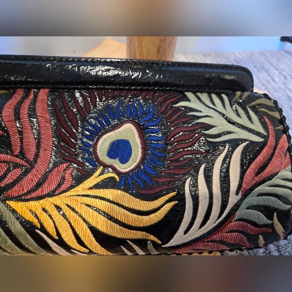 Isabella fiore embroidered clutch black patent leather material - Picture 6 of 6